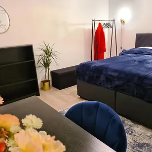 Theox No 6 Royal Blue Für 4 Personen Apartment City Airport Mannheim